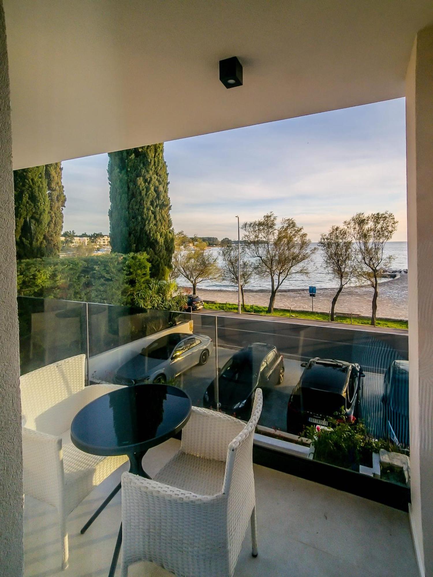 Sunrise Beachfront Bed & Breakfast *